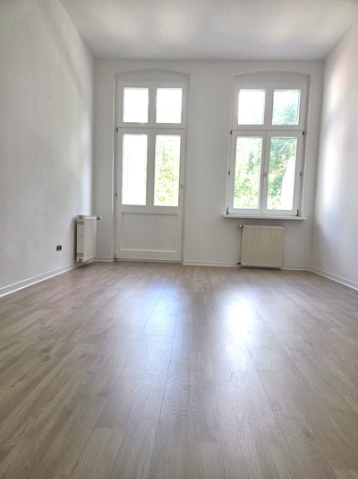 Schlafzimmer mit Zugang Balkon