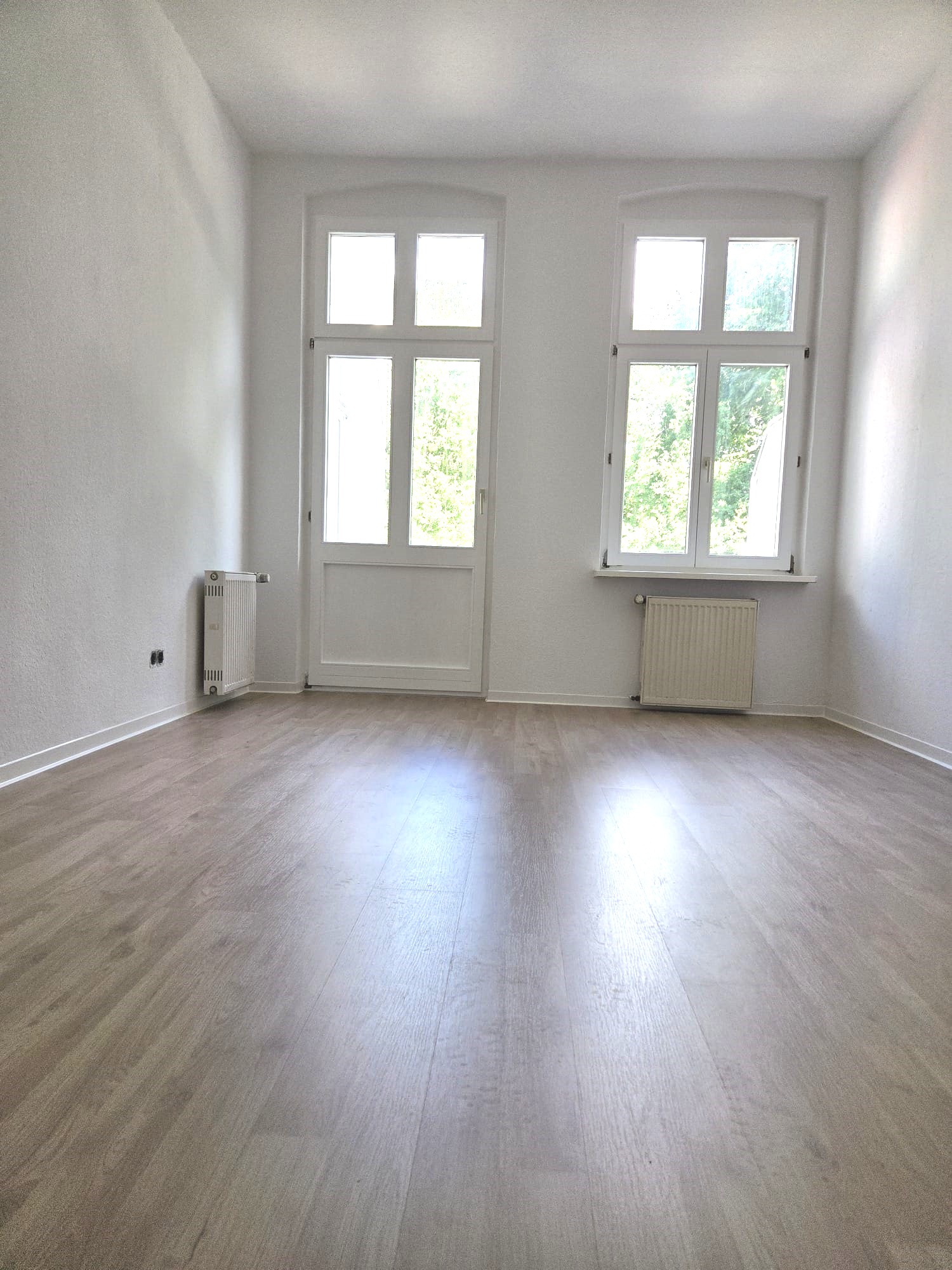 Schlafzimmer mit Zugang Balkon